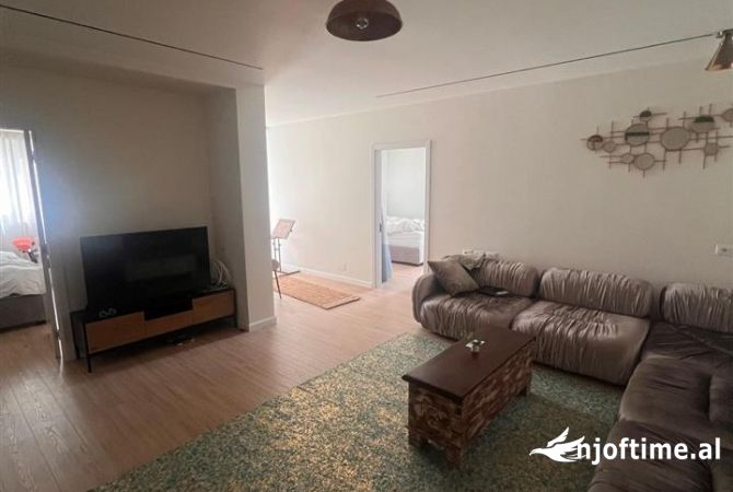 Shtepi me qera Apartament ne Tirane, 2+1, Mobilimi E mobiluar, Pagesa 950  Euro.