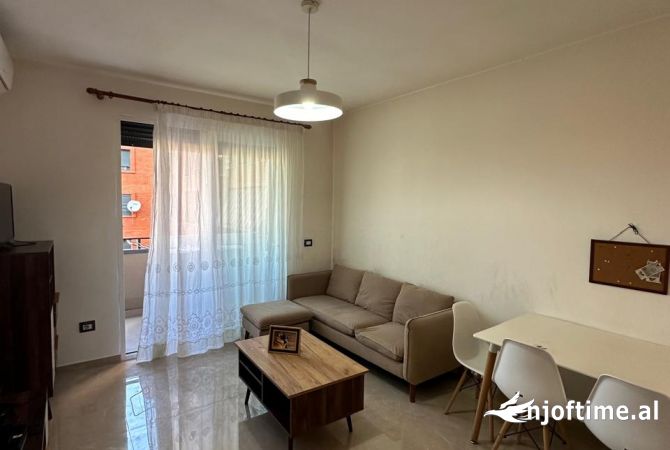 Shtepi me qera 1+1 ne Tirane - 600 Euro