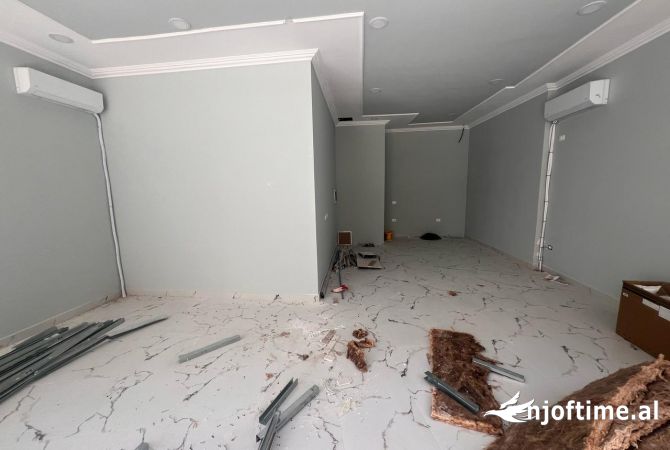 Ambient biznesi me qera 3+1 ne Tirane - 1,500 Euro