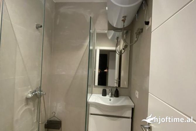 Shtepi me qera Apartament ne Tirane, 2+1, Mobilimi E mobiluar, Pagesa 640  Euro.