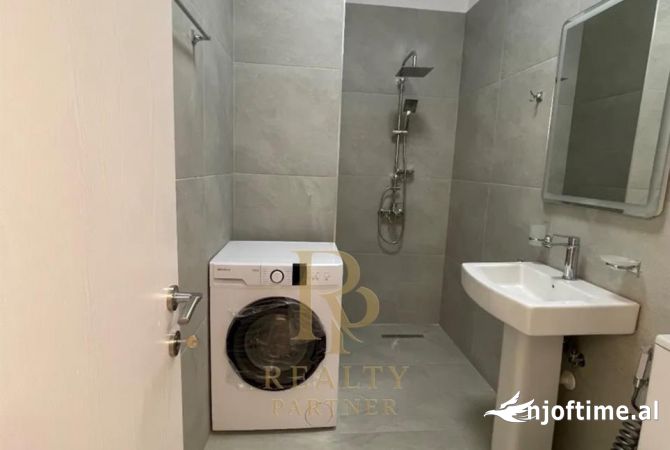 Shtepi ne shitje Apartament ne Tirane, 2+1, Mobilimi E mobiluar, Pagesa 150,000  Euro.