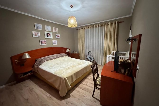 Shtepi ne shitje Apartament ne Tirane, 1+1, Mobilimi E mobiluar, Pagesa 115,000  Euro.