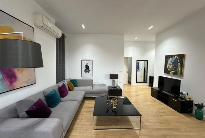 Shtepi me qera Apartament ne Tirane, 2+1, Mobilimi E mobiluar, Pagesa 800  Euro.