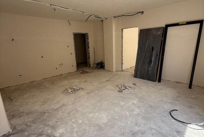 Shtepi ne shitje Apartament ne Tirane, 2+1, Mobilimi Bosh, pa mobiluar, Pagesa 155,000  Euro.