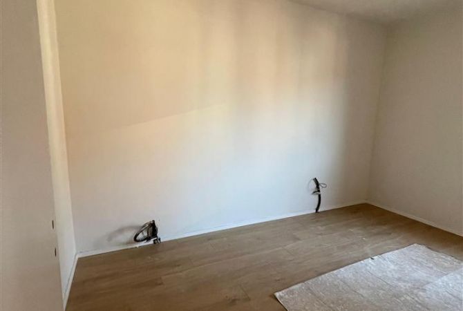 Shtepi ne shitje Apartament ne Tirane, 1+1, Mobilimi Bosh, pa mobiluar, Pagesa 96,000  Euro.