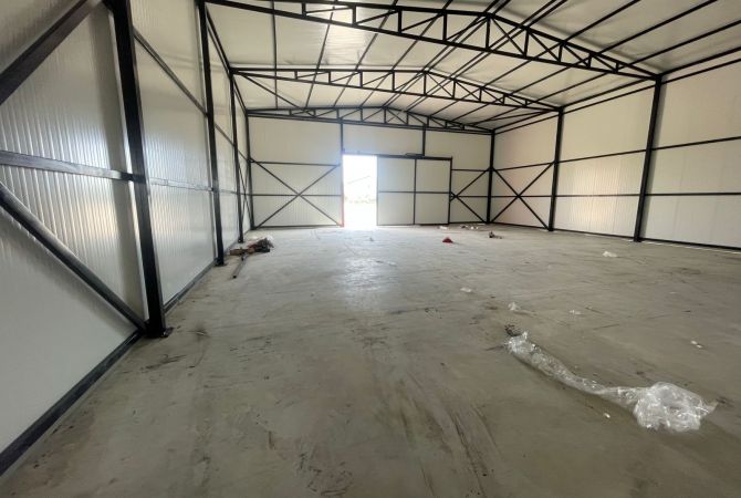 Ambient biznesi me qera 4+1 ne Tirane - 1,100 Euro