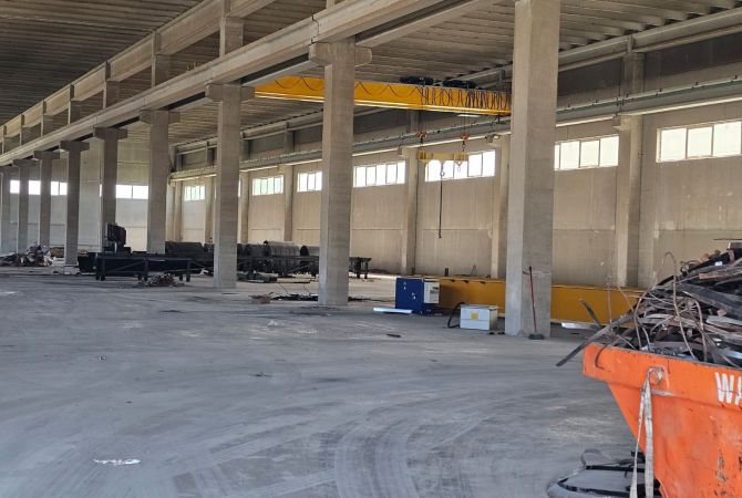 Ambient biznesi me qera 4+1 ne Durres - 10,500 Euro