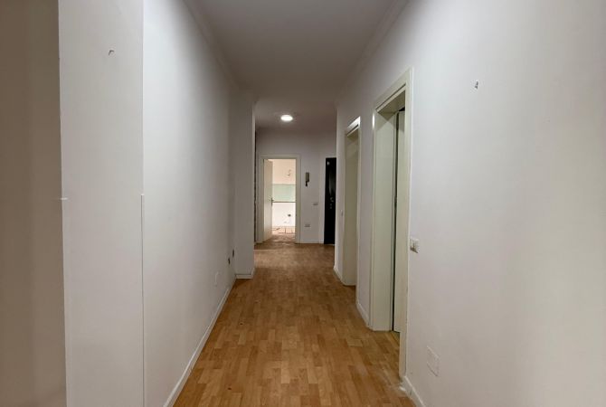 Ambient biznesi me qera 3+1 ne Tirane - 1,500 Euro