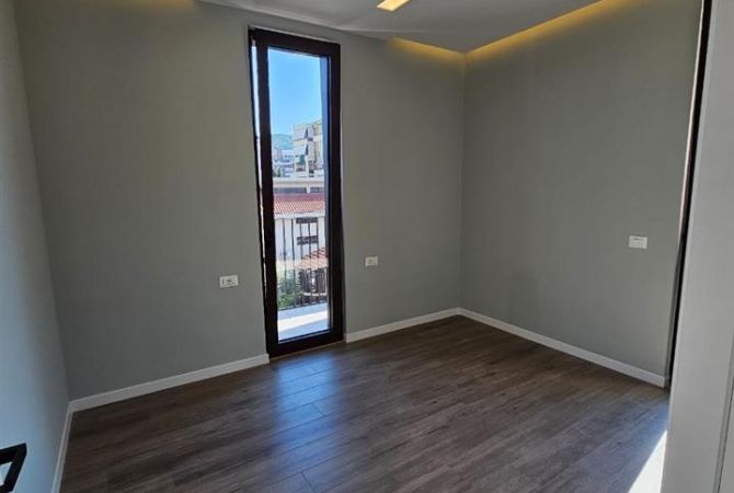 JEPET ME QIRA AMBIENT PER ZYRA TE ALTANA REZIDENCE 