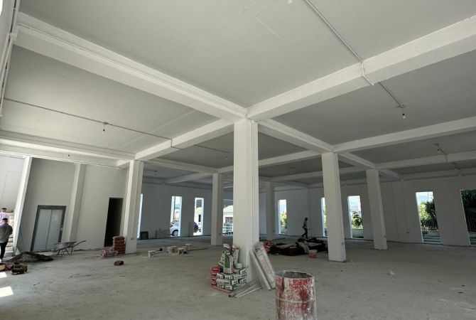 Ambient biznesi me qera 4+1 ne Tirane - 5,250 Euro