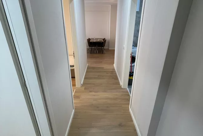 Shtepi ne shitje Apartament ne Tirane, 2+1, Mobilimi E mobiluar, Pagesa 285,999  Euro.