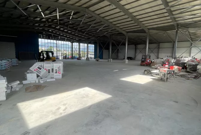 Ambient biznesi me qera 4+1 ne Tirane - 7,000 Euro