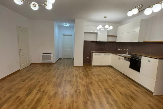 Shtepi me qera 2+1 ne Tirane - 800 Euro