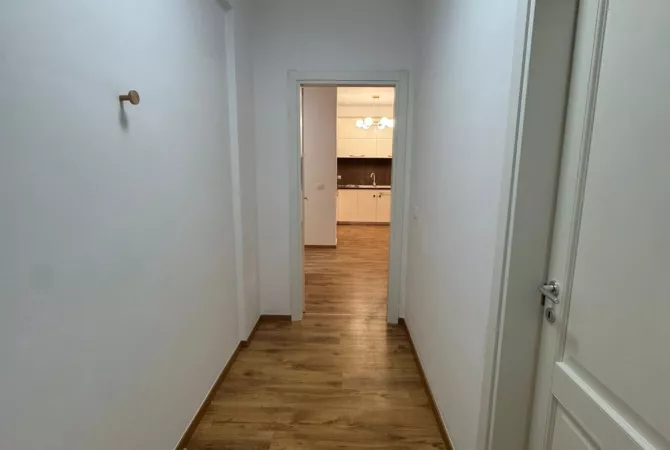 Shtepi me qera 2+1 ne Tirane - 800 Euro