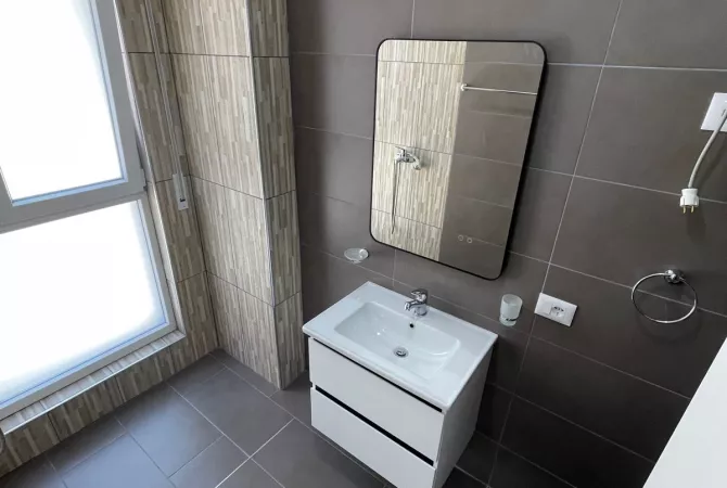 Shtepi me qera Apartament ne Tirane, 2+1, Mobilimi E mobiluar, Pagesa 650  Euro.