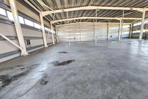 Ambient biznesi me qera 4+1 ne Tirane - 4,500 Euro