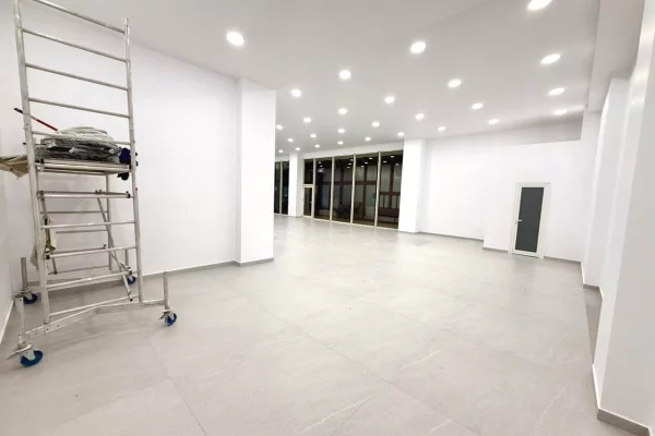 Ambient biznesi me qera 1+1 ne Tirane - 4,200 Euro