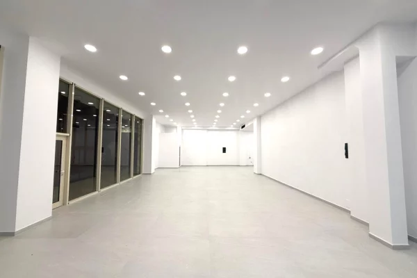 Ambient biznesi me qera 1+1 ne Tirane - 4,200 Euro