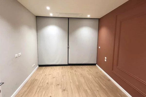 Ambient biznesi me qera 3+1 ne Tirane - 1,600 Euro