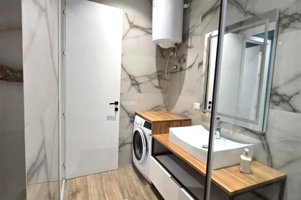 Shtepi me qera 1+1 ne Tirane - 849 Euro