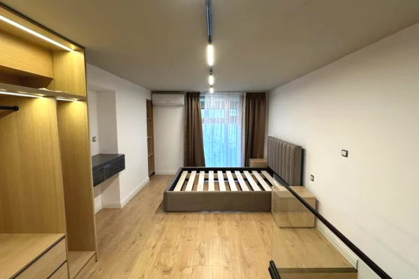 Shtepi ne shitje Apartament ne Tirane, 1+1, Mobilimi E mobiluar, Pagesa 122,000  Euro.