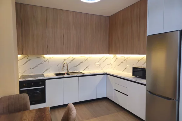 Shtepi me qera 2+1 ne Tirane - 1,300 Euro