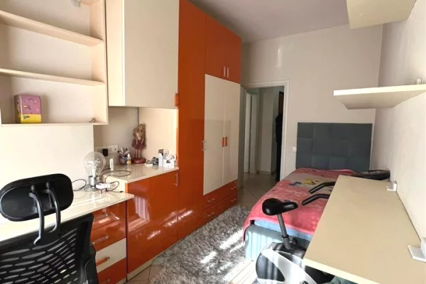 Shtepi me qera Apartament ne Tirane, 2+1, Mobilimi E mobiluar, Pagesa 700  Euro.