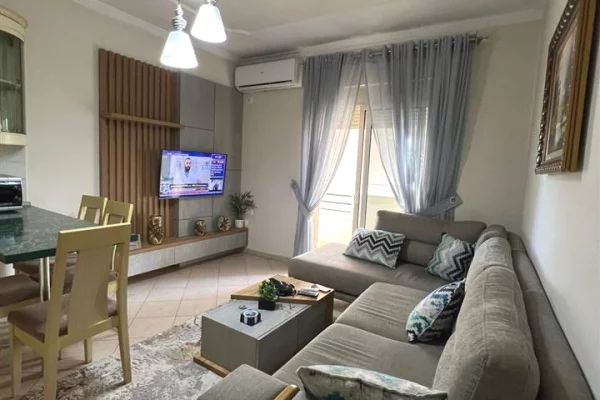 Shtepi me qera 2+1 ne Tirane - 700 Euro