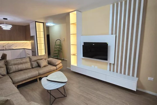 Shtepi me qera Apartament ne Tirane, 2+1, Mobilimi E mobiluar, Pagesa 1,200  Euro.