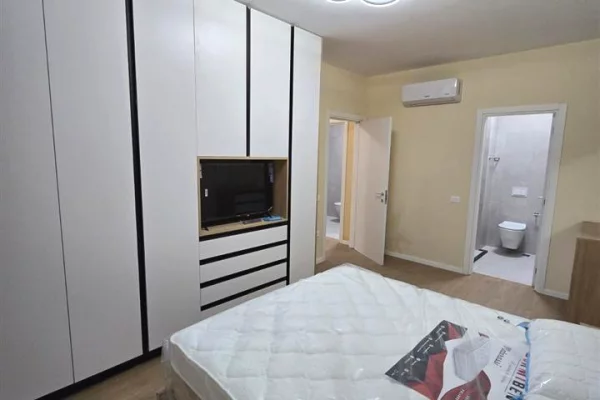 Shtepi me qera Apartament ne Tirane, 2+1, Mobilimi E mobiluar, Pagesa 1,200  Euro.