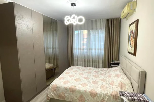 Shtepi me qera Apartament ne Tirane, 1+1, Mobilimi E mobiluar, Pagesa 899  Euro.