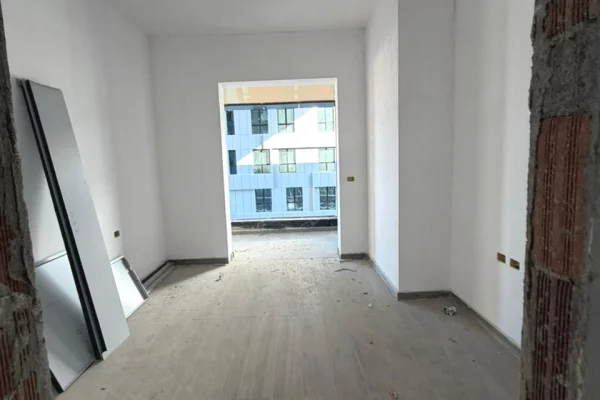 Shtepi ne shitje Apartament ne Tirane, 2+1, Mobilimi Bosh, pa mobiluar, Pagesa 270,565  Euro.