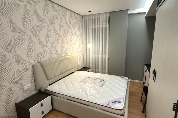 Shtepi me qera Apartament ne Tirane, 2+1, Mobilimi E mobiluar, Pagesa 1,199  Euro.