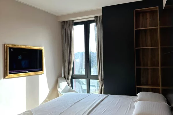 Shtepi me qera Apartament ne Tirane, 1+1, Mobilimi E mobiluar, Pagesa 1,299  Euro.