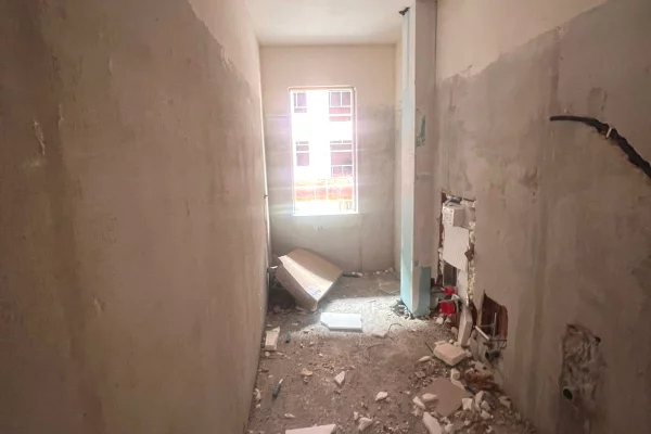 Shtepi ne shitje Apartament ne Tirane, 2+1, Mobilimi Bosh, pa mobiluar, Pagesa 110,229  Euro.