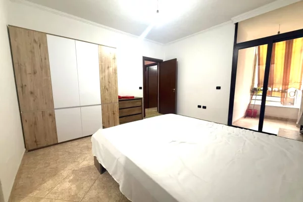 Shtepi me qera Apartament ne Tirane, 2+1, Mobilimi E mobiluar, Pagesa 55,000  Leke.