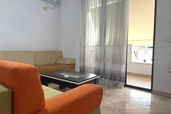 Shtepi me qera 2+1 ne Tirane - 55,000 Leke