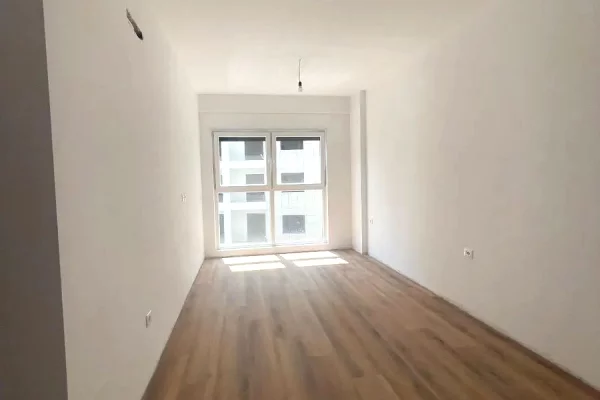 Shtepi ne shitje Apartament ne Tirane, 3+1, Mobilimi Bosh, pa mobiluar, Pagesa 13,320,000  Leke.