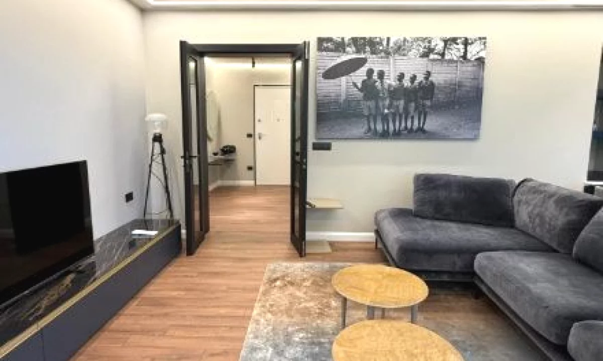 Shtepi ne shitje Apartament ne Tirane, 3+1, Mobilimi E mobiluar, Pagesa 500,000  Euro.