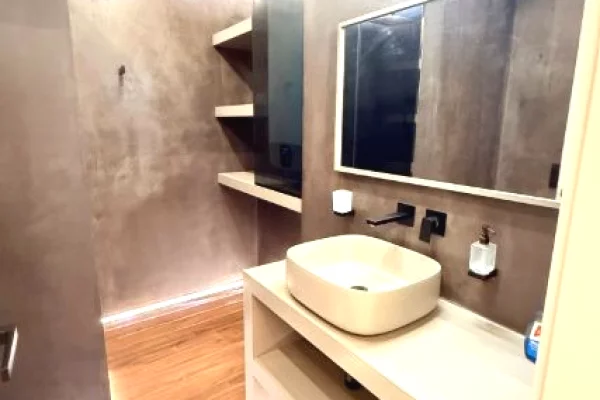 Shtepi ne shitje Apartament ne Tirane, 3+1, Mobilimi E mobiluar, Pagesa 500,000  Euro.