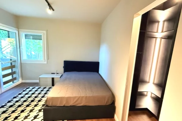 Shtepi ne shitje Apartament ne Tirane, 3+1, Mobilimi E mobiluar, Pagesa 500,000  Euro.