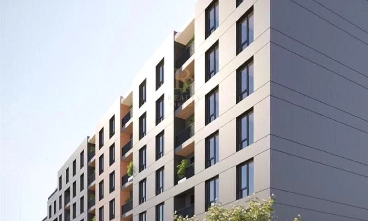 Shtepi ne shitje Apartament ne Tirane, 1+1, Mobilimi Bosh, pa mobiluar, Pagesa 75,200  Euro.