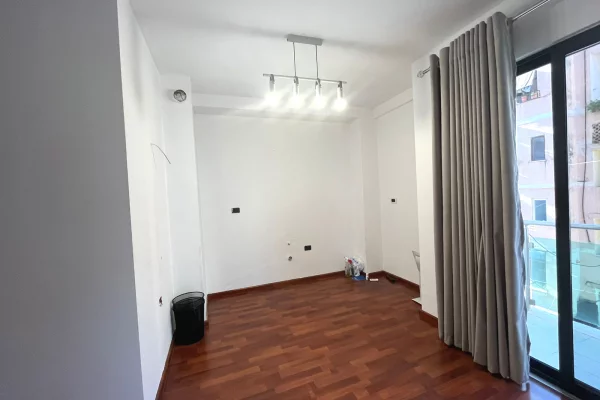 JEPET AMBIENT BIZNESI ME QIRA TE STADUMI  DINAMO 