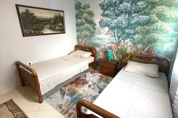 Shtepi me qera 2+1 ne Tirane - 1,200 Euro