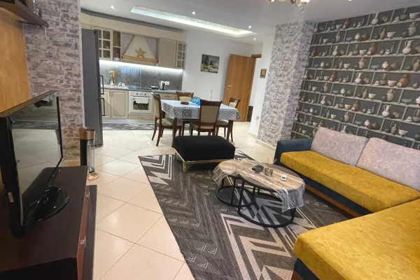 Shtepi me qera 2+1 ne Tirane - 1,200 Euro