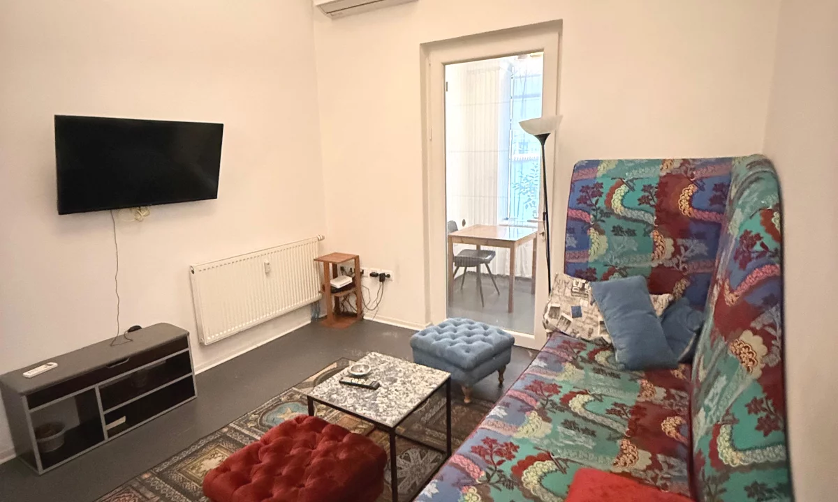 Shtepi me qera Shtepi Private ne Tirane, 2+1, Mobilimi E mobiluar, Pagesa 1,200  Euro.