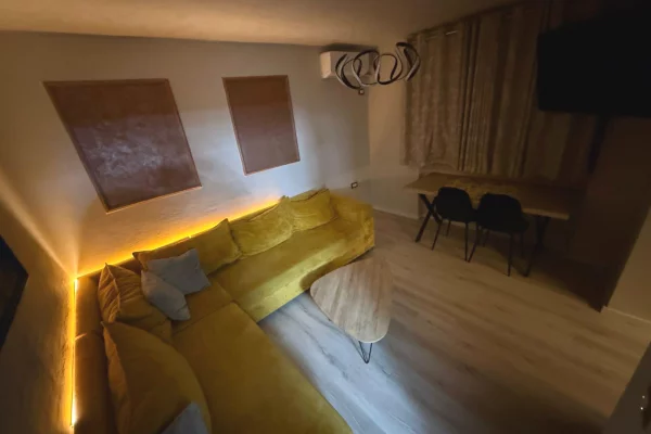 Shtepi me qera Apartament ne Tirane, 1+1, Mobilimi E mobiluar, Pagesa 550  Euro.