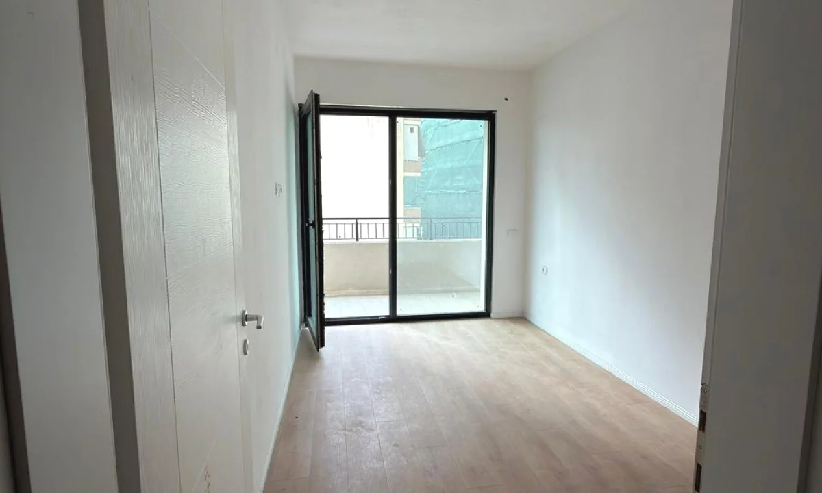 Apartment for sale in Tirana 1+1, Emty