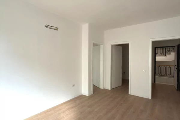 Shtepi ne shitje 1+1 ne Tirane - 182,500 Euro
