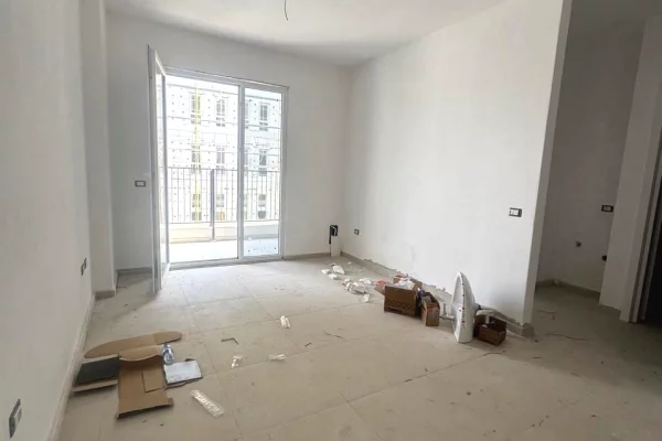 Shtepi ne shitje Apartament ne Tirane, 1+1, Mobilimi Bosh, pa mobiluar, Pagesa 67,000  Euro.